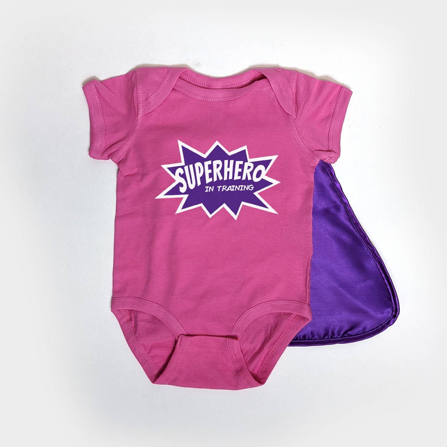 Capa de superhéroe morada (tallas para bebés, niños y adultos)