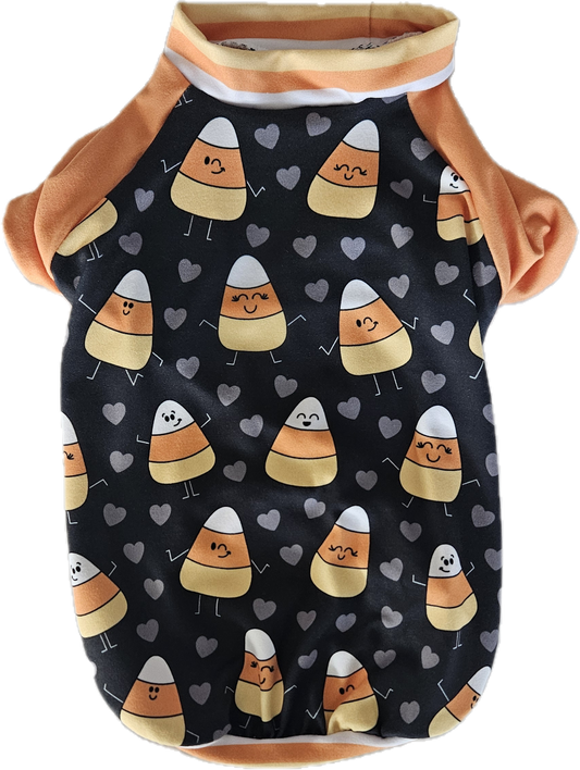 Camiseta para perro con corazones y caramelos de maíz