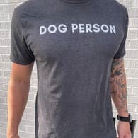 Camiseta de persona con perro