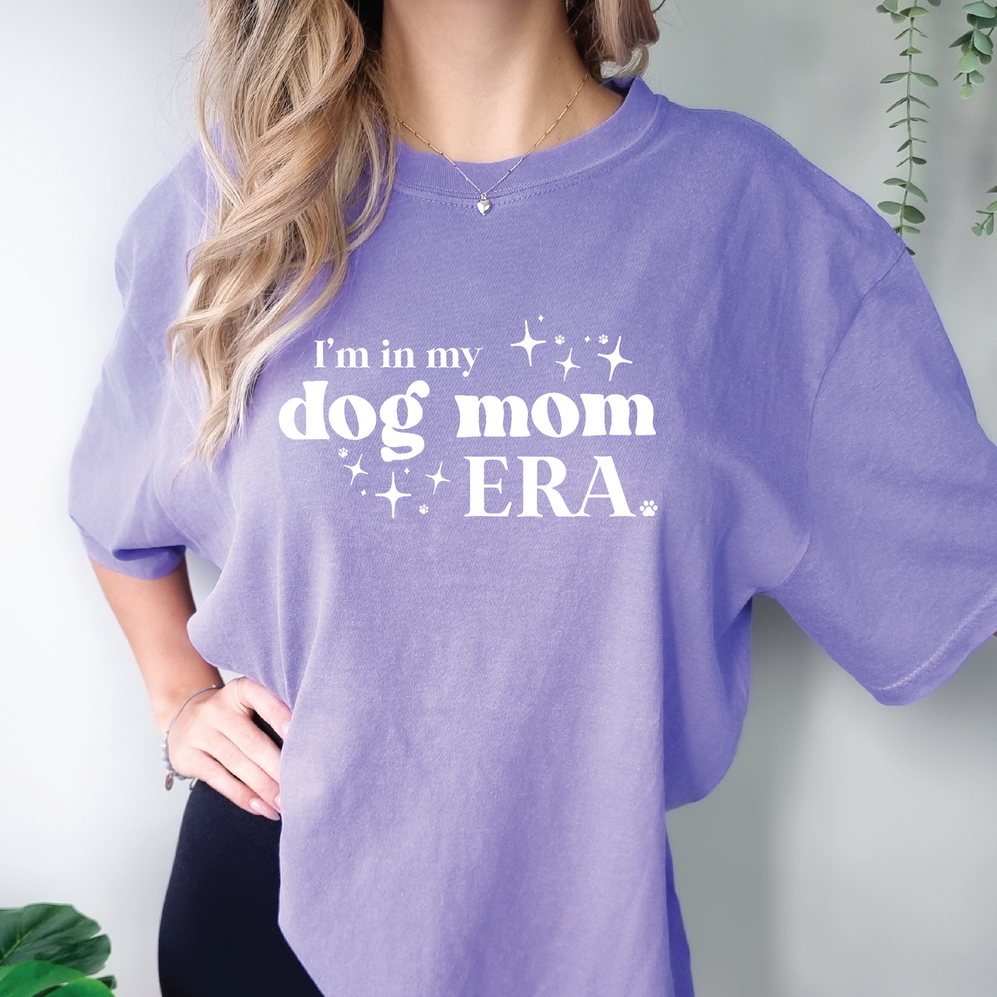 I'm In My Dog Mom Era Tee - Violet