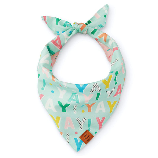 Bandana reversible para perro con motivo del cumpleaños de Yay Aqua