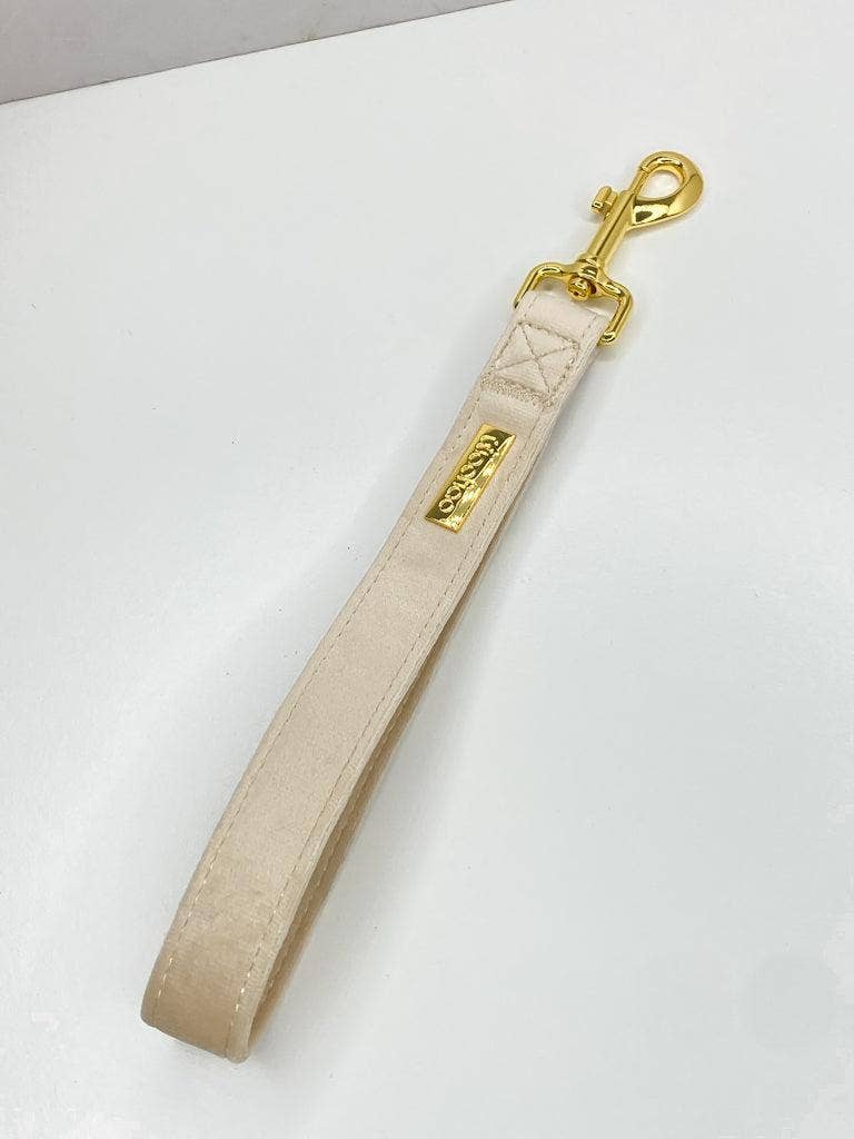 Chai Velvet Traffic Short Leash