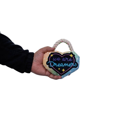 Juguete de peluche para perros Love Heart con función de arrugas y chirridos