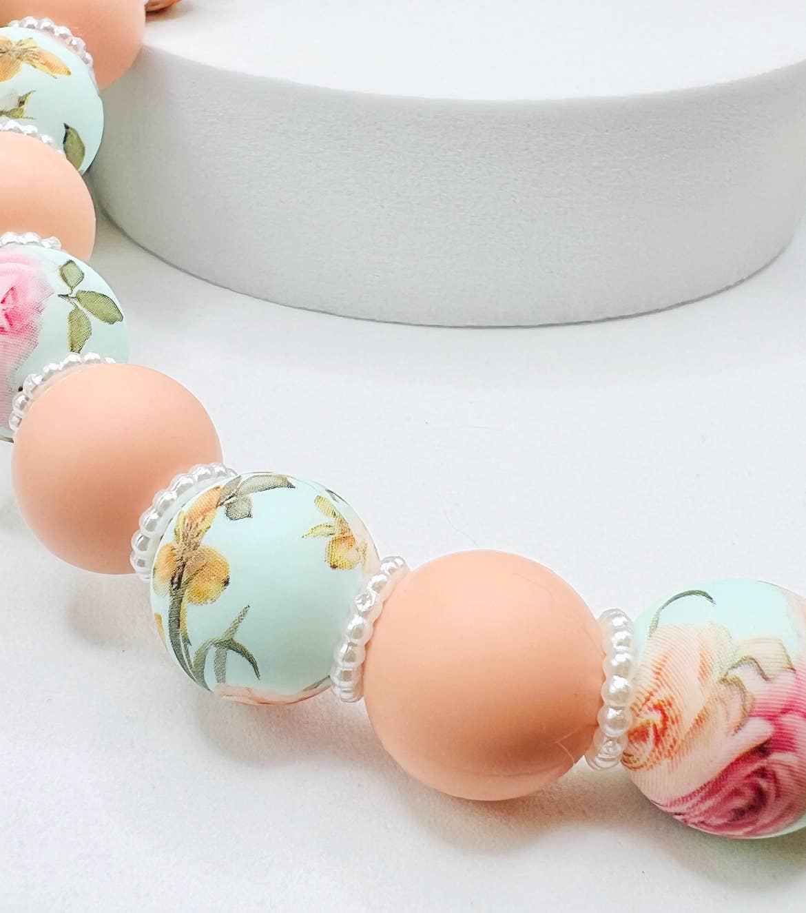 1930's Posies Beaded Dog Collar Necklace