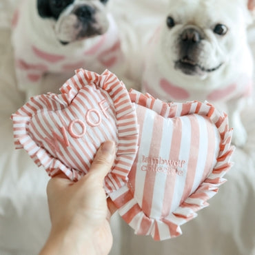 Juguete para perros con chirrido en forma de corazón