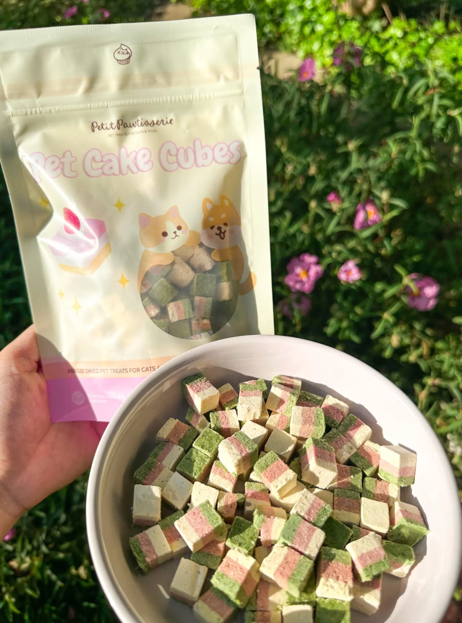 Freeze Dried Chicken Cake Cube Dog Treats 1.75oz