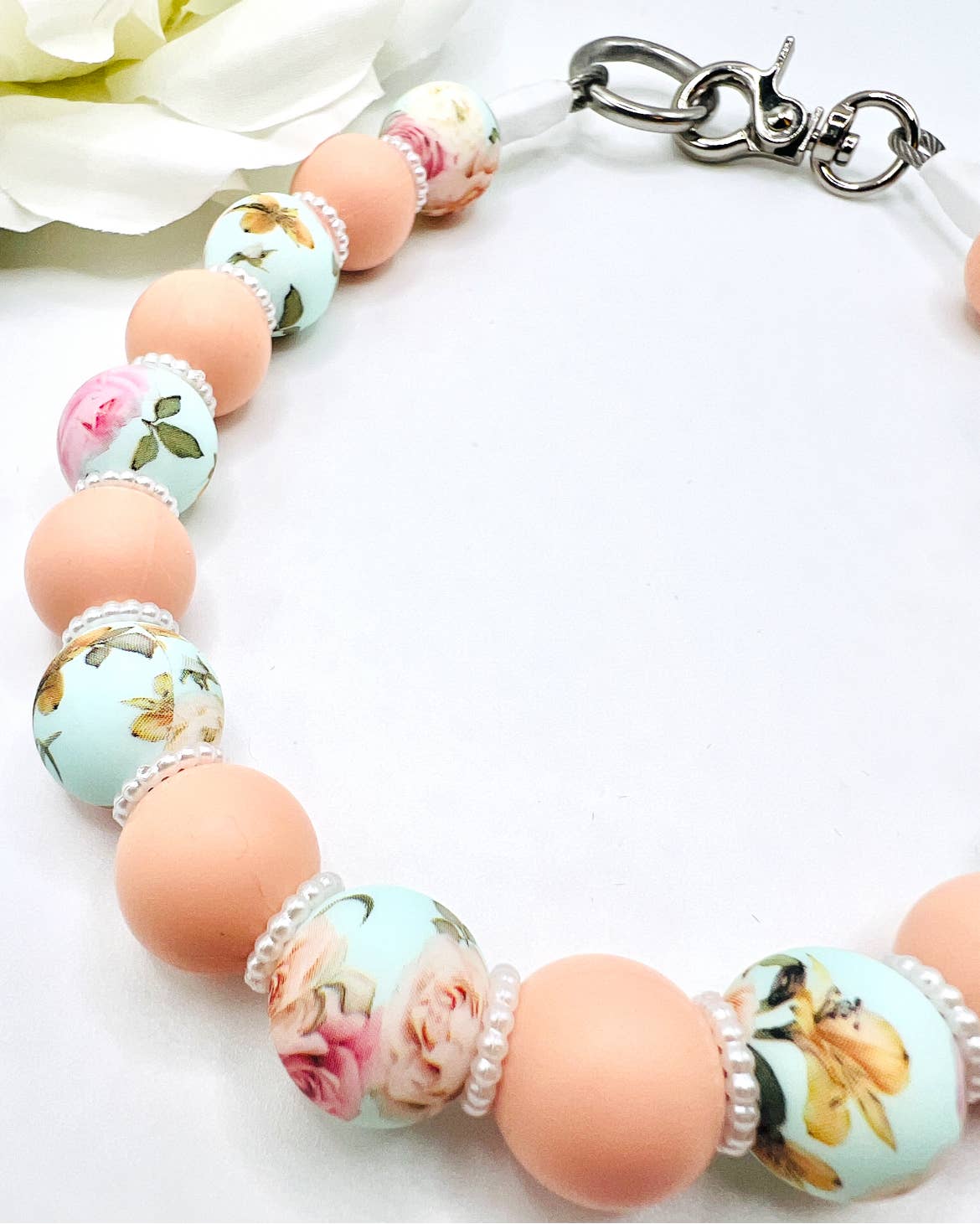 1930's Posies Beaded Dog Collar Necklace