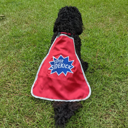 Capa de superhéroe para perro Super Sidekick en color magenta
