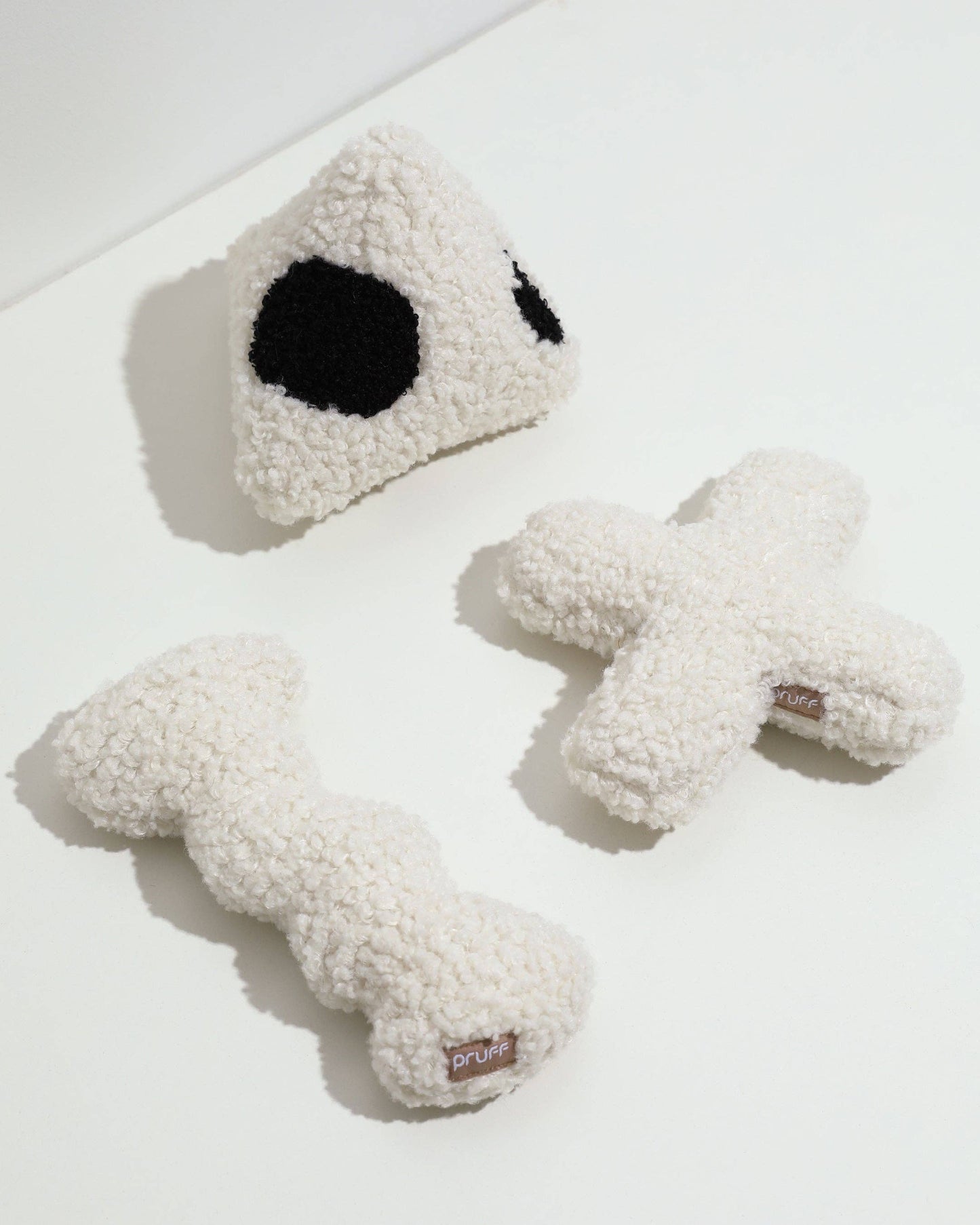 Hugs Boucle Dog Toy