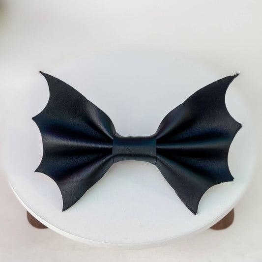 Bat Bowtie: collar attachment